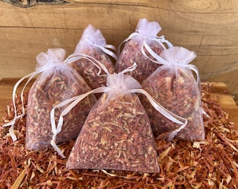 Aromatic Texas Red Cedar Shavings in Sachet Bags / 5 pk