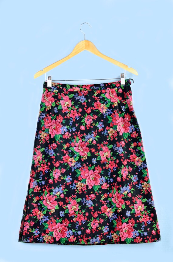 Vintage 70s VELVET ROSES Floral Cottagecore Skirt… - image 9