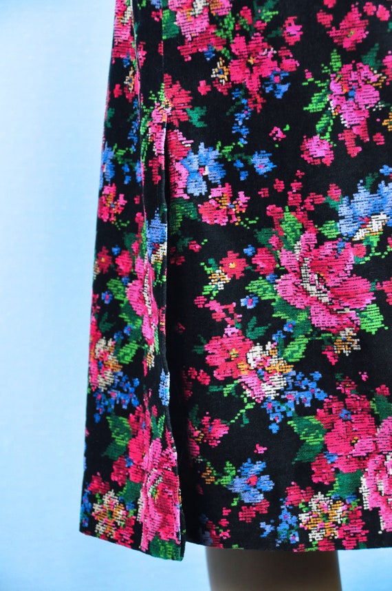 Vintage 70s VELVET ROSES Floral Cottagecore Skirt… - image 6