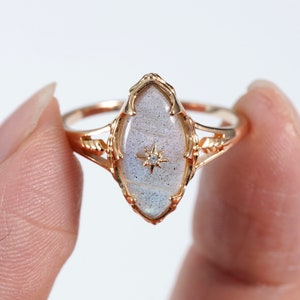 Vintage Labradorite Ring, 14k Gold Labradorite Ring, Gold Gemstone Ring, Perfect Gift For Her, Solitaire Ring, Minimalist Ring, Promise Ring