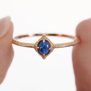 Vintage Kyanite Ring, 14K Gold Ring For Women, 14K Gold Gemstone Ring, September Birthstone Ring, Vintage Blue Ring, Perfect Gift For Her