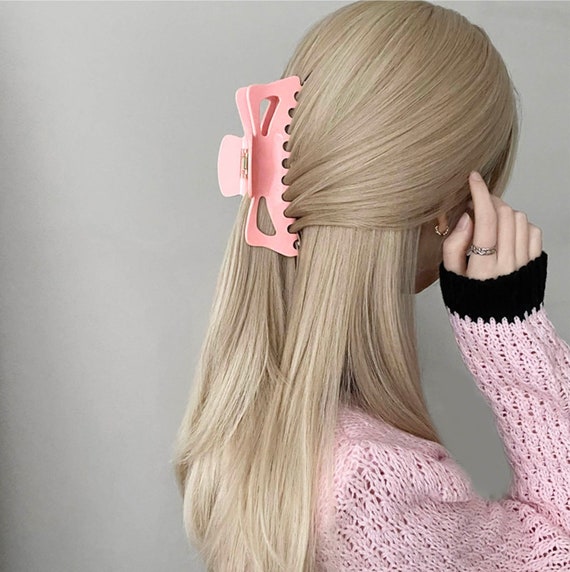 3 easy claw clip hairstyles for long hair! 👩🏻🎀 | Gallery posted by chloe  | Lemon8