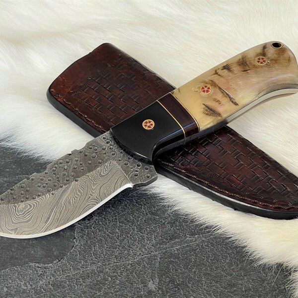 Damascus Full Tang Knife, Fixed Blade Knife, Personalized Gift, Ram Horn Handle, Handmade Hunting Knife, Engraved Blade, Fathers Day Gift