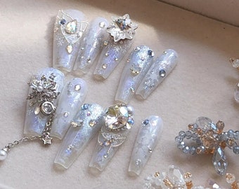 Sneeuwvlok Elf-witte glitter glanzende nagels3D sneeuwvlok vorm diamant luxe pers op nagels ketting parel decoratie handgemaakte gel nagels-Dorisnail