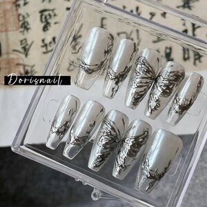 Pearl Butterfly-white pearl shiny nails hand painted melt sliver butterfly clear french tip gel coffin nails y2k press on nails-Dorisnail