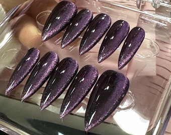 Terciopelo púrpura-clásico púrpura brillante brillo de ojo de gato prensa larga en las uñas brillo impresionante moderno puntiagudo hecho a mano Uñas postizas brillantes-Dorisnails