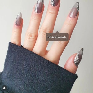 Melting Venom-Black Sliver shiny 90s Punk style matellic chrome-drip cool press on nail set y2k Long Stiletto fake nails-Dorisnails image 6