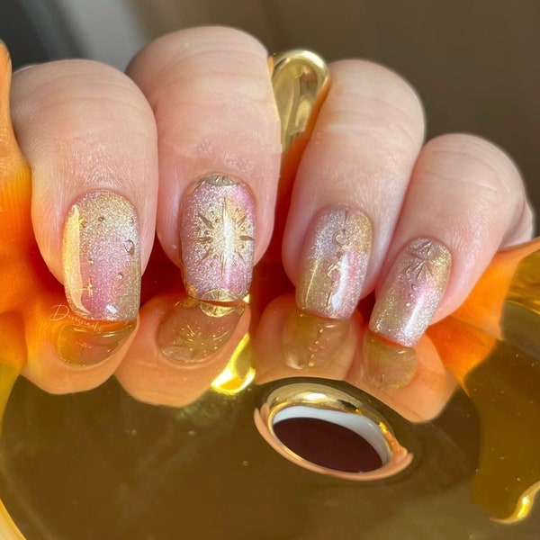 Gold hexagram-Exquisite glitter Gold Hand painted Boho style pattern moon star nails cute classic short press on nails-Dorisnails