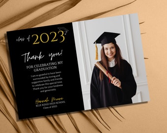 Tarjeta de agradecimiento con foto de graduación: Clase de 2026, plantilla editable