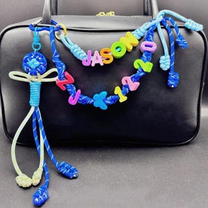 Carta personalizada azul corda saco encantos, elegante saco encanto, Y2k corda Purese charme saco chaveiro acessórios, presentes exclusivos para ela/ele