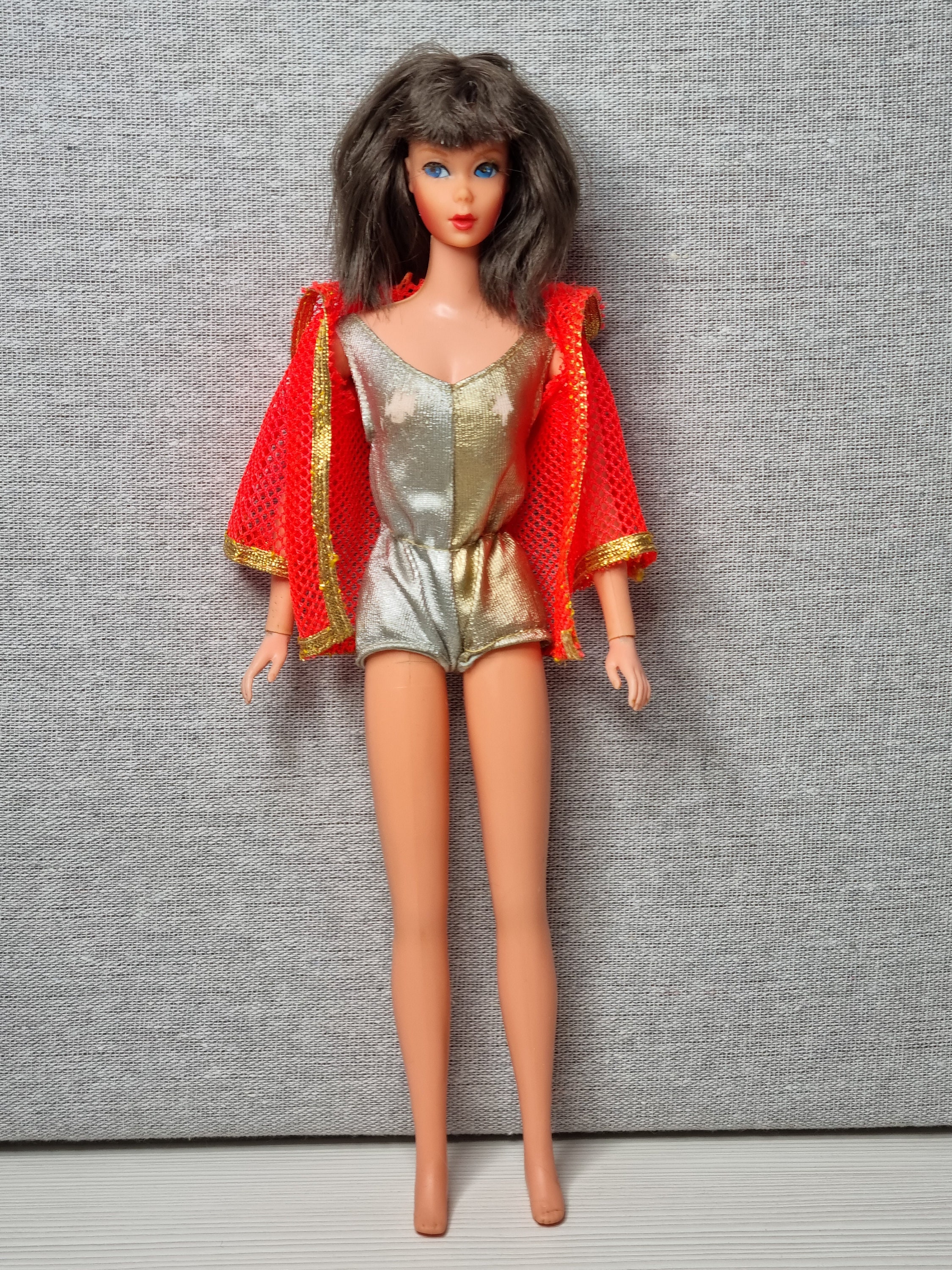 Premium AI Image  1960s Chic Barbie's Retro Revival in Vibrant