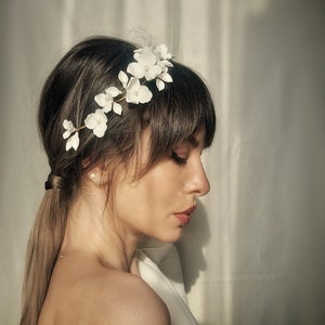 Clay Blumen Braut Haarranke, Perle Haarranke, Braut Kopfschmuck, Haarranke, Hochzeit Haarrebe, Hochzeit Haarteil, Haarblumenketten