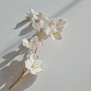 Apliques de cabelo de noiva, Aplique de cabelo de casamento, Aplique de cabelo de flor branca, Trepadeira de cabelo, Flores de cabelo de casamento, Flores de porcelana, Apliques de cabelo de noiva