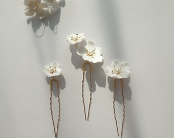Bridal flower hair pins Set of hair pins and earring Bridal hair pins Clay flowers hair pins