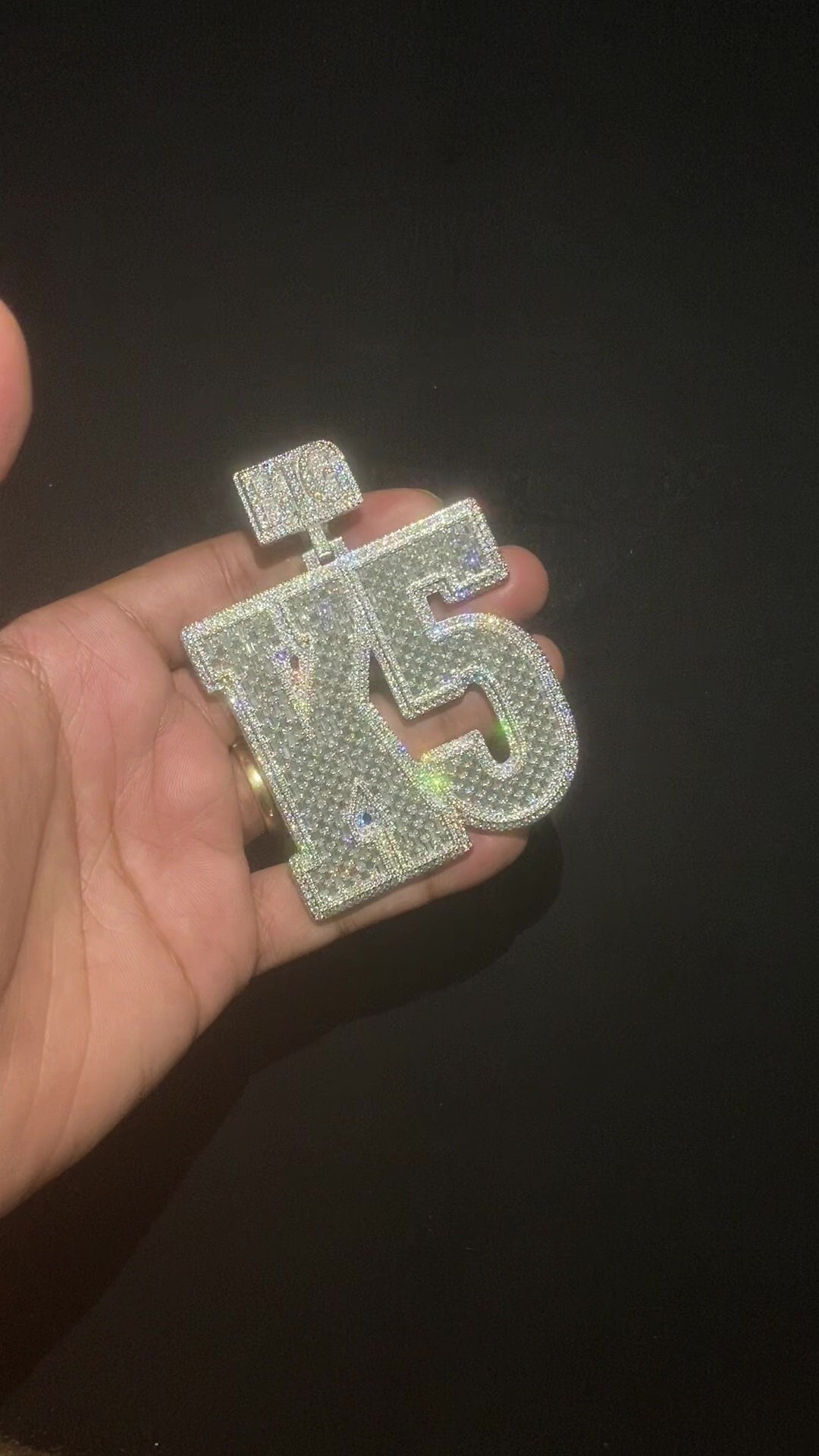 Smaragdschliff VVS1 Moissanite Layered Buchstabenanhänger, geeister Anhänger, Benutzerdefiniertes Alphabet / Buchstabe, 925 Sterlingsilber, HipHop-Anhänger