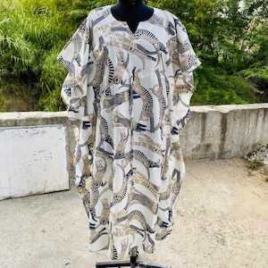 Tribal oder afrikanisch inspirierter Kaftan Druck | Einzigartiges Boho Chic Kaftan Kleid | Perfekte handgemachte ethnischen Stil Beachwear und Resort Wear Kleid |