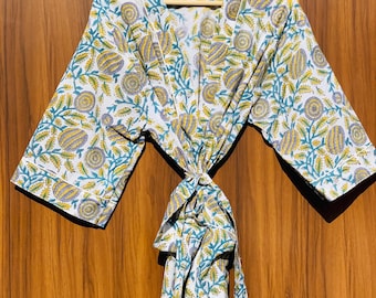Kimono de algodón con estampado floral: prenda playera estilo bohemio