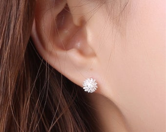 Sterling Silver 5mm Dandelion Flower Girls Stud Earrings