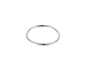 Fascia rotonda sottile in argento sterling da 1 mm sovrapposta sopra l'anello D - T1/2