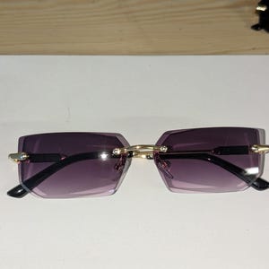 Unisex mörklila polariserade solglasögon - UV-skyddande båglösa skärmar, lyxig rektangulär stil