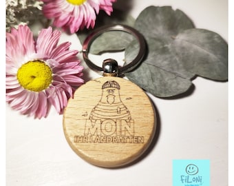 Key ring made of wood with engraving "Hello you landlubbers"