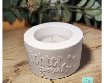 Tealights with the words “Lichterzauber” tealight candle holder