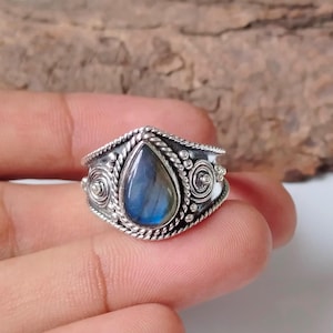 Labradorite Ring, 925 Silver Ring, Natural Labradorite, Statement Ring, Dainty Ring, Women Ring, Boho Ring, Gemstone Ring, Handmade Ring