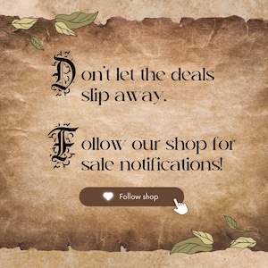 Puede incluir: Un fondo de pergamino de estilo vintage con un mensaje en texto negro que dice "No dejes que las ofertas se escapen. &iexcl;Sigue nuestra tienda para recibir notificaciones de venta!" con un bot&oacute;n que dice "Seguir tienda".