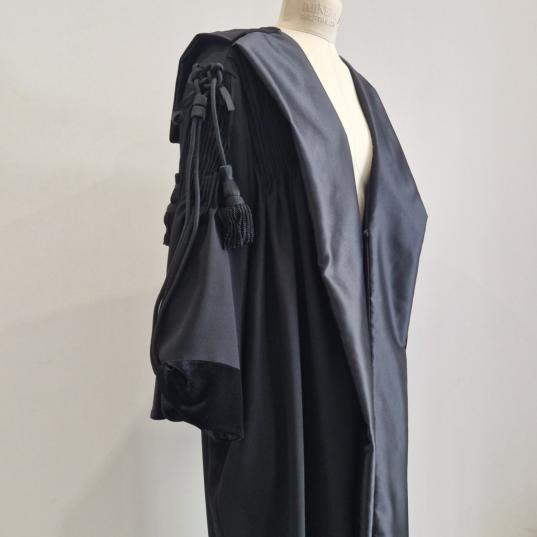 Lawyer or Magistrate Gown Made in Italy. Barrister Gown. Articles for