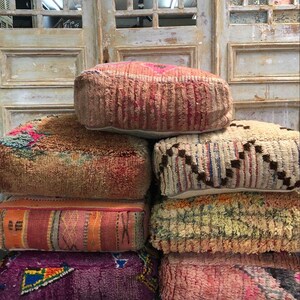 Pouf kilim marocain, pouf de sol, pouf carré marocain ottoman vintage, coussin de méditation yoga, oreillers kilim colorés pour l'extérieur, poufs berbères