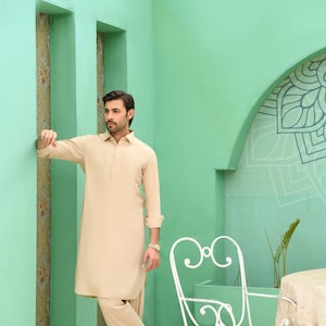 Men&#39;s Beige Cotton Shalwar Kameez: Pakistani Ethnic Clothing