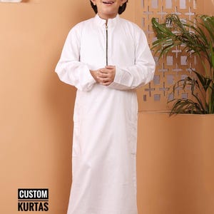 White Cotton Thobe: Zip Front Jubba with Mandarin Collar