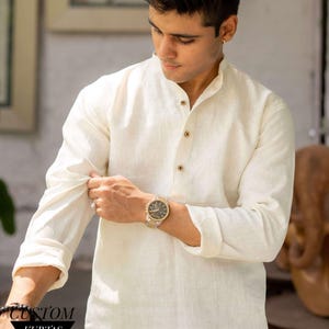Aqua Off-White Linen Short Kurta: Men&#39;s Beachwear Shirt