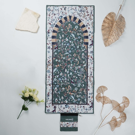 Mini Travel Prayer Mat Anti-slip : Waterproof YALLAHAJJ Premium