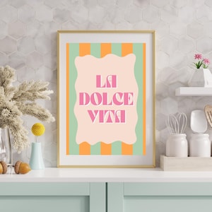 La Dolce Vita, stampa artistica da parete minimalista colorata, poster con citazione italiana alla moda, piccola idea regalo per l'arredamento della casa per gli amanti dell'Italia