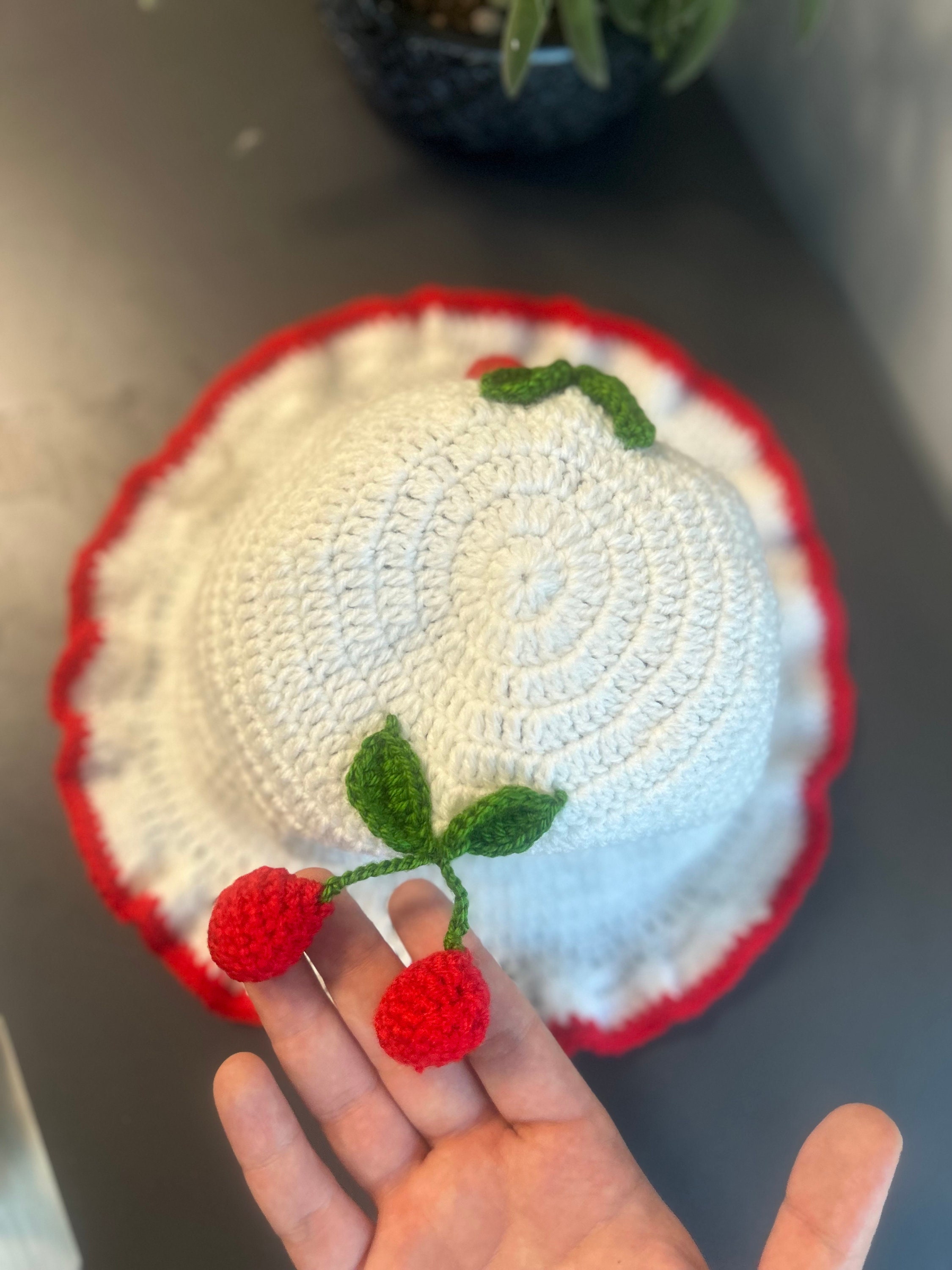 おめかしBerry編みぐるみストローHat 1_medium2.jpg