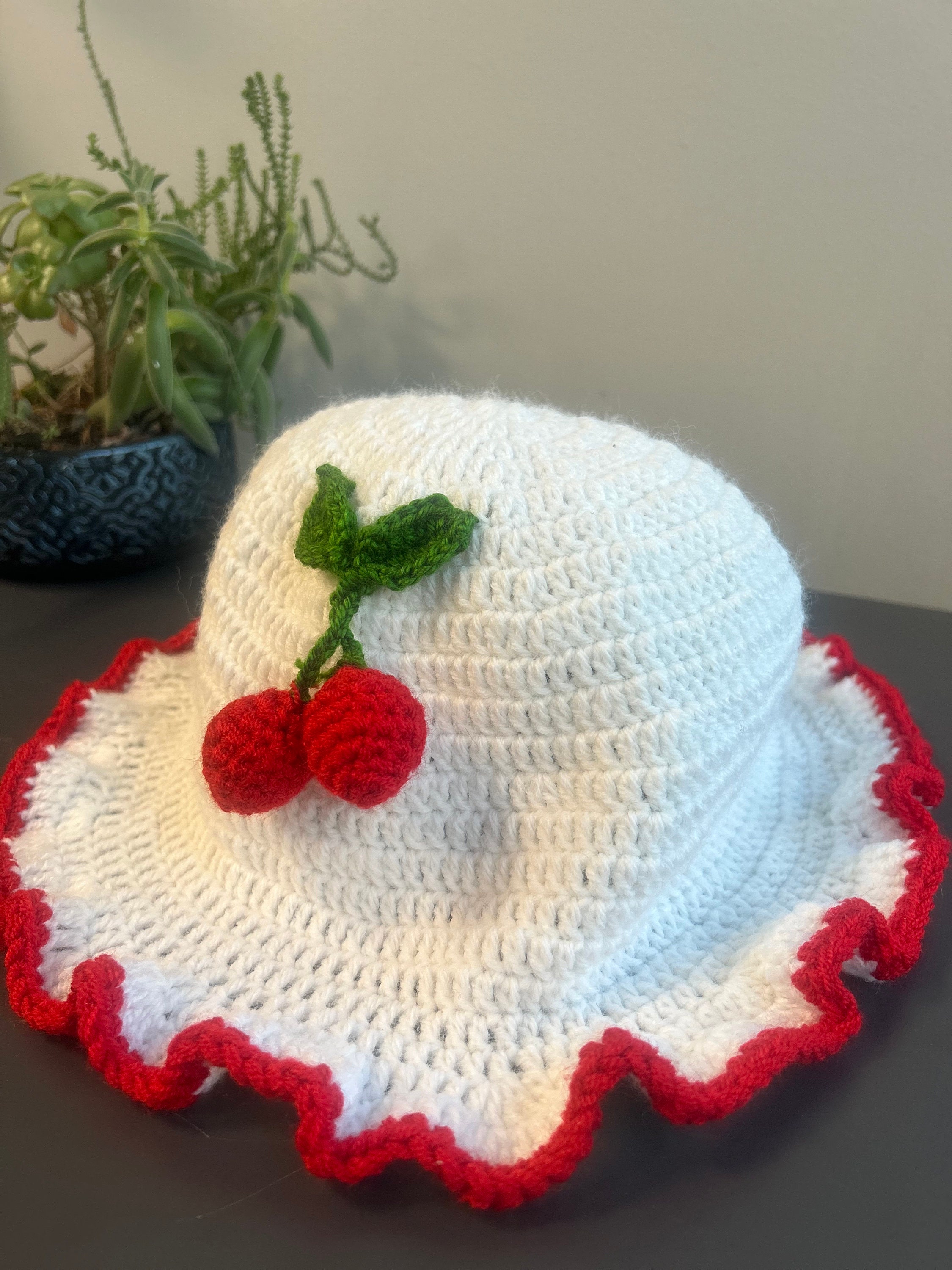 おめかしBerry編みぐるみストローHat 1_medium2.jpg