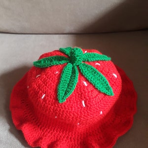 Bob à motif fraise NOUVEAU MODÈLE Chapeau fait main au crochet avec fruits mignons image 9