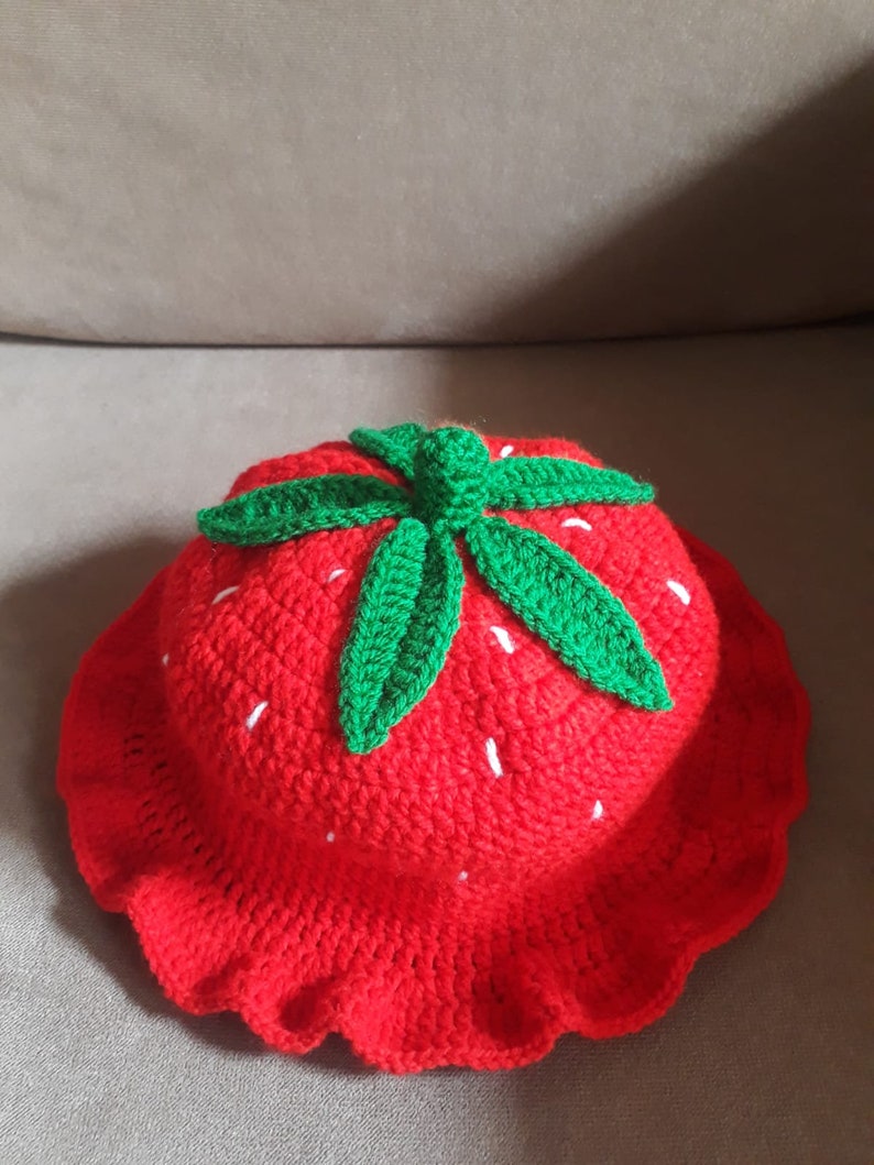 Bob à motif fraise NOUVEAU MODÈLE Chapeau fait main au crochet avec fruits mignons image 9