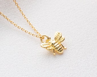 Delicata collana talismano d'oro con ape da miele per donna, collana con ciondolo minimalista in oro, collana con ciondolo ape d'argento