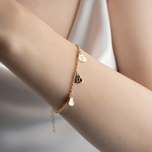 Gold Herz erste Armband mit ersten Charme Armband Silber Buchstabe Armband für sie benutzerdefinierte ursprüngliche Armband für Mama Armband Mom Geschenke