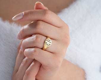 Anel de sinete personalizado com iniciais, anel de sinete feminino em prata de lei com monograma, anel com letra gótica para mãe.