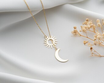 Collana semplice con ciondolo sole color oro per donna Collana semplice con ciondolo sole color oro per donna