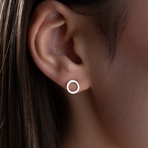 Circle Stud Earrings Open Circle Earring Stud Earrings for Women Gold Earrings Studs Silver Circle Earrings Geometric Earrings Stud