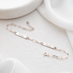 Pulseira personalizada com barra de nome dourada Pulseira delicada com clipe de papel Pulseira feminina com gravação de prata e barra de nome escrita à mão Pulseira Presente de dia das mães