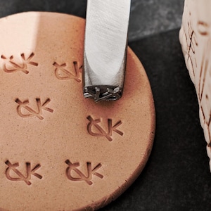 Timbri per marcatura in acciaio personalizzati, timbri in metallo personalizzati per ceramica, timbri per punzonatura in metallo personalizzati per ceramiche, timbri firmati, regali per vasai.