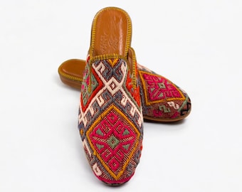 Handmade Kilim Slipper 45 EU Authentic Vintage Turkish Rug Loafers Leather Sole Lining Unique Boho for Men Ethnic Tribal Style Flats
