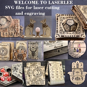 K&ouml;nnte beinhalten: Eine Sammlung von lasergeschnittenen Holzhandwerken, darunter ein Mondkalender, ein W&uuml;rfeltablett, eine Hamsa-Hand, eine Katzenfigur, eine Schachtel mit W&uuml;rfeln und ein Buch mit einem Totenkopfdesign. Die Handwerke sind alle aus Holz gefertigt und haben eine nat&uuml;rliche Oberfl&auml;che.