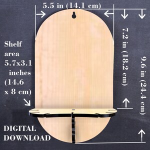 Puede incluir: Un estante de madera con la parte superior redondeada y un peque&ntilde;o estante debajo. El estante mide 24,4 cm de alto, 18,2 cm de ancho y 14,1 cm de profundidad. El &aacute;rea del estante mide 14,6 cm por 8 cm. DESCARGA DIGITAL.