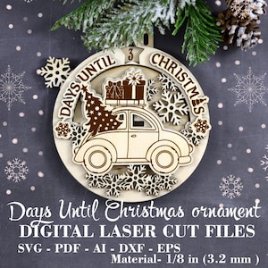 Puede incluir: Un adorno navide&ntilde;o de madera con un coche que lleva un &aacute;rbol de Navidad y regalos. El adorno est&aacute; decorado con copos de nieve y el texto "DAYS UNTIL 3 CHRISTMAS". El adorno est&aacute; hecho de madera de 3,2 mm de grosor.